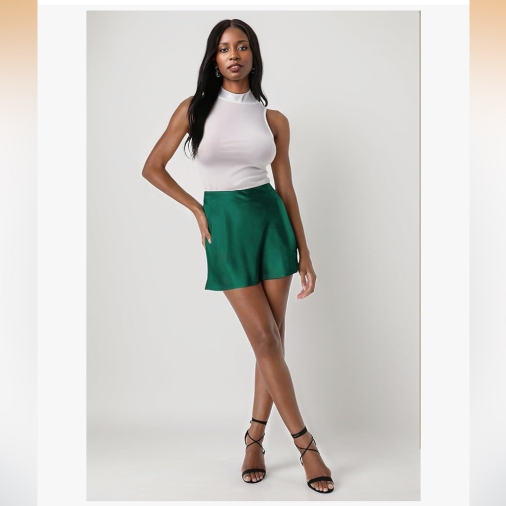 NWOT Satin High Waisted Flare Mini Skirt - Green - Small